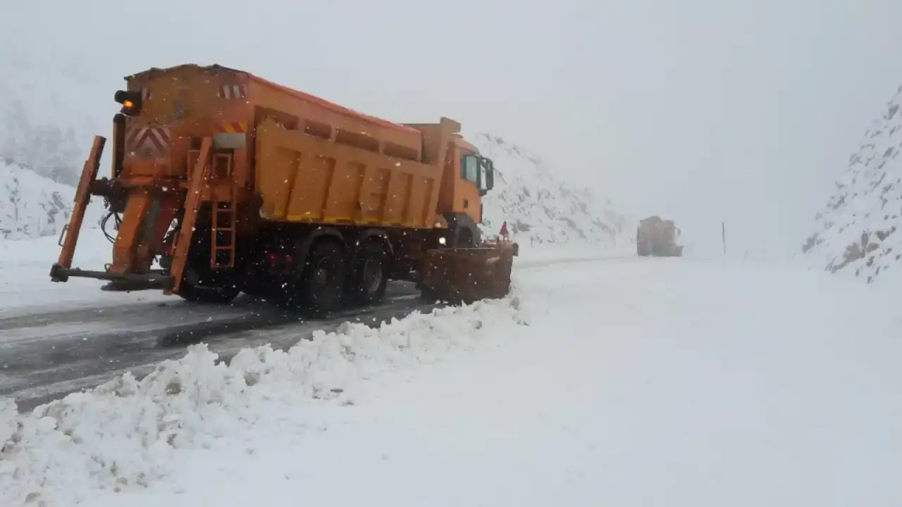 Antalya Yaza Hazırlanırken Kar Sürprizi İle Karşılaştı 1